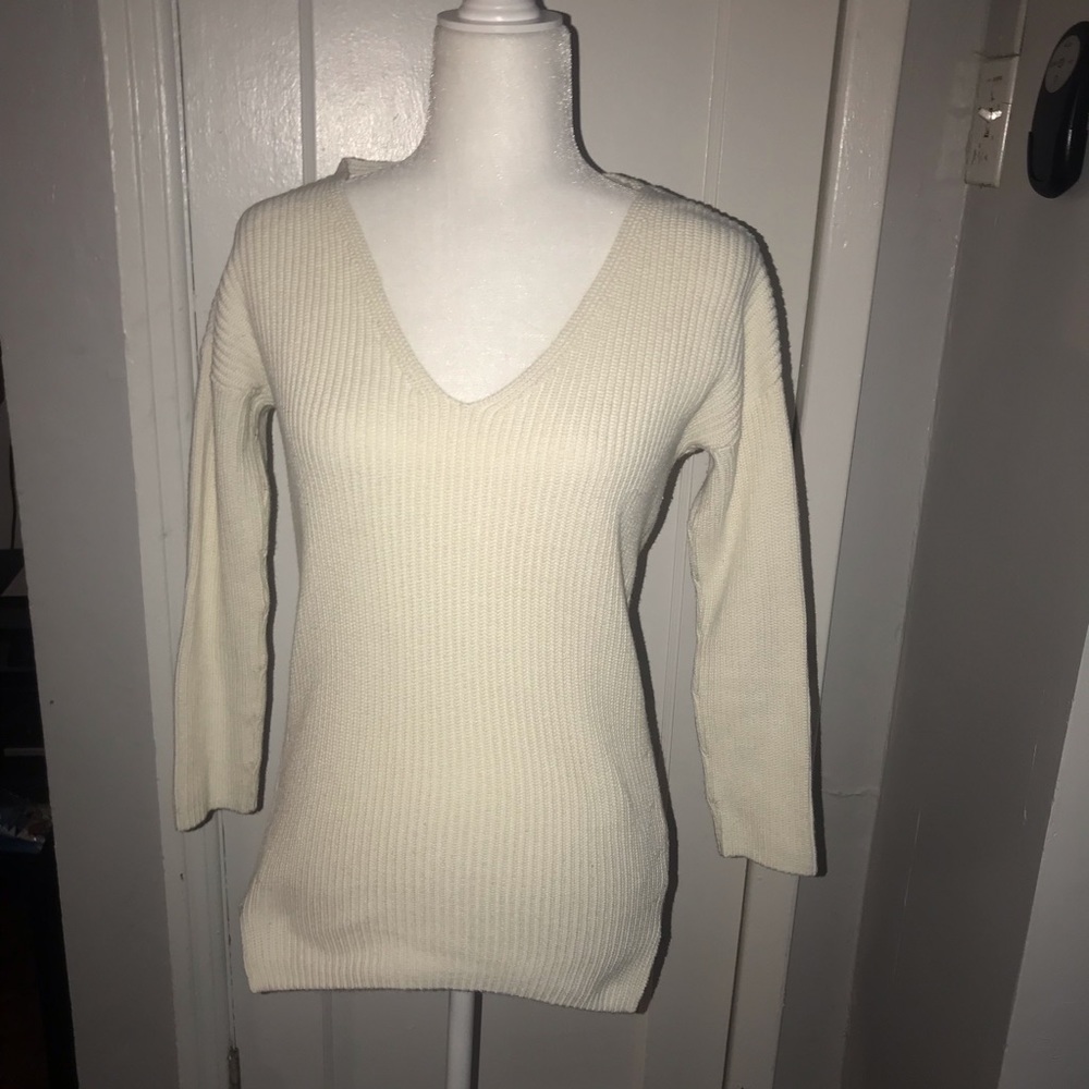Banana Republic cream v neck sweater